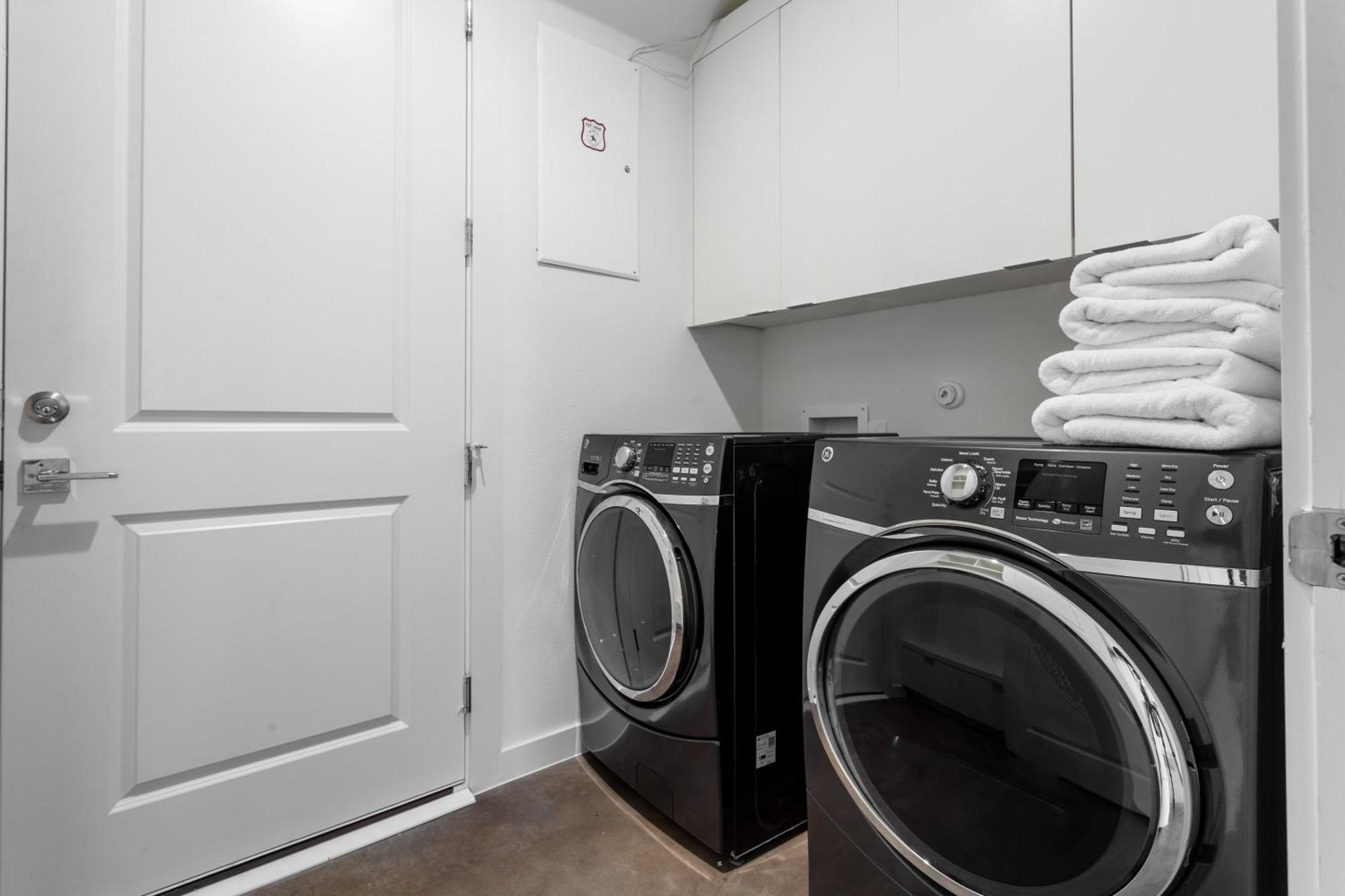 Two House Corner Compound Rainey St - 6min Walk Holiday home Austin