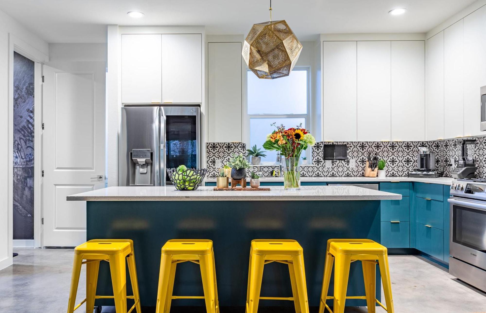 Rainey St - 6min Walk - 6th St - 3min Drive * Austin