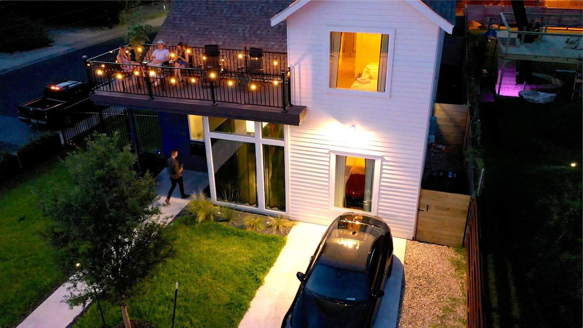 Two House Corner Compound Rainey St - 6min Walk