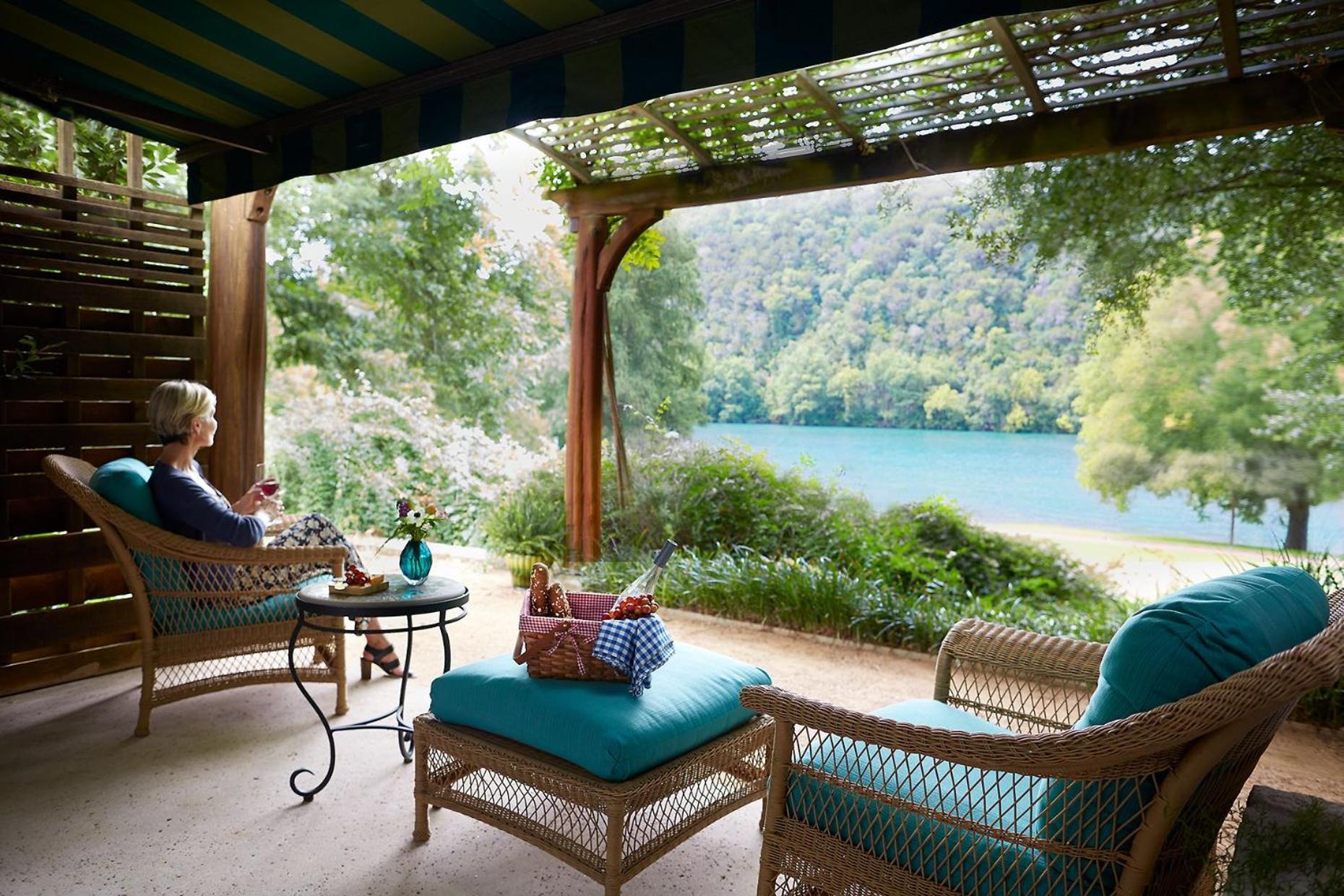 Lake Spa Resort Austin