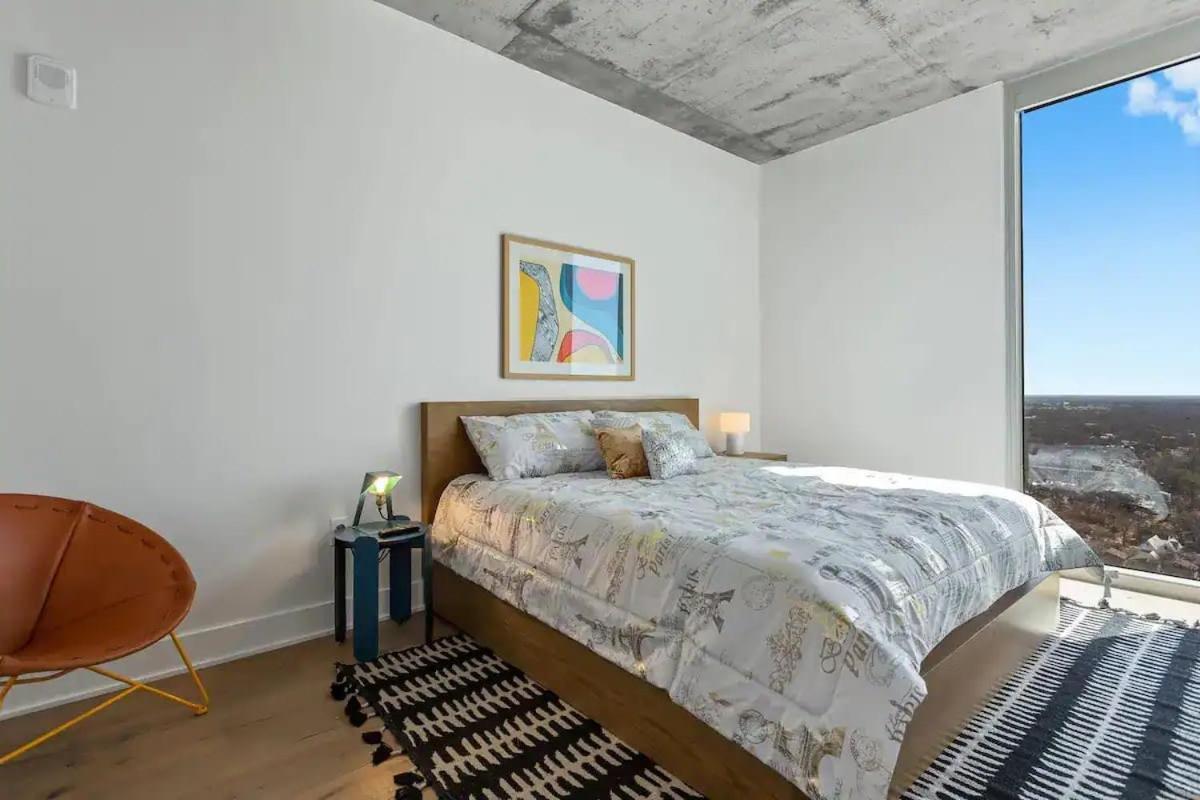 Modern 1br On Rainey St With Pool And Views Holiday home