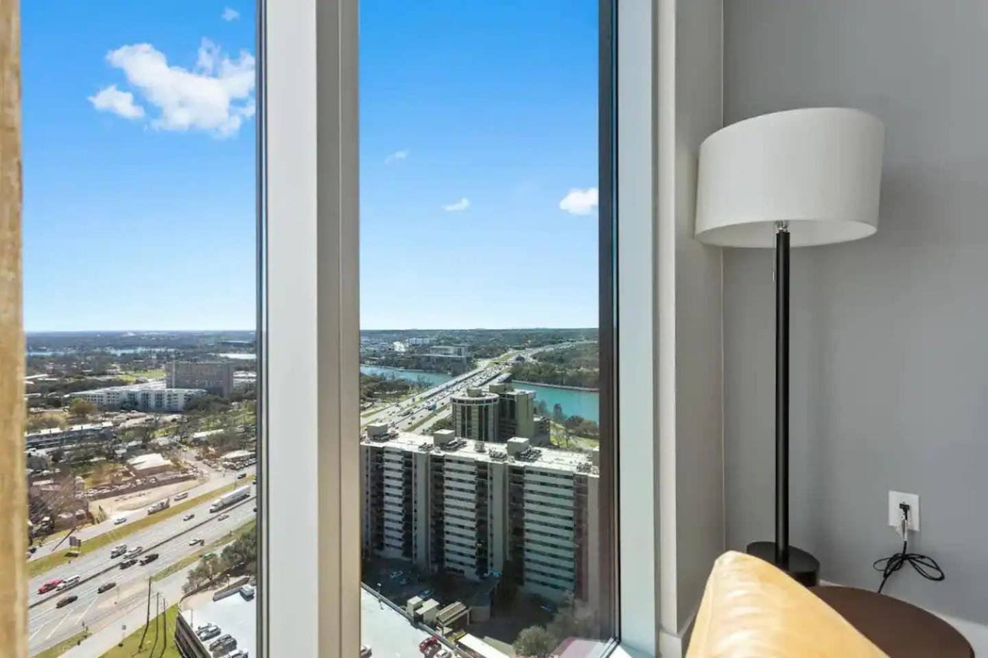 Holiday home Modern 1br On Rainey St With Pool And Views Austin