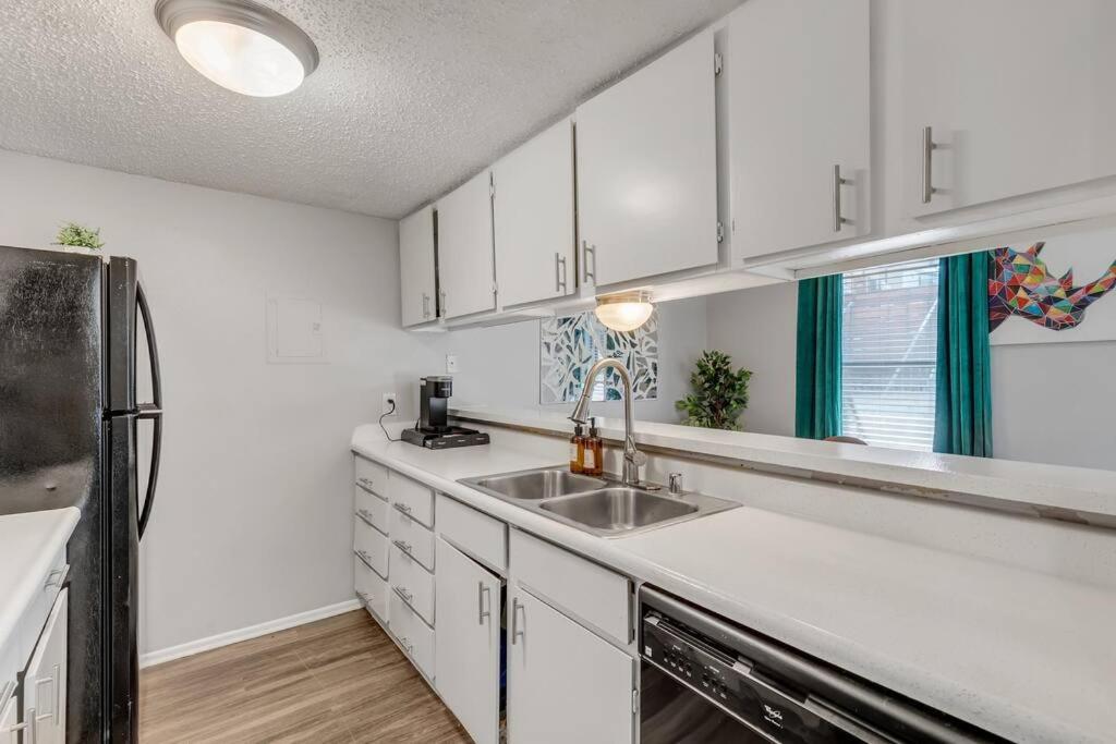 5 Min To Downtown 2bed 2bath 5 Star Location Austin