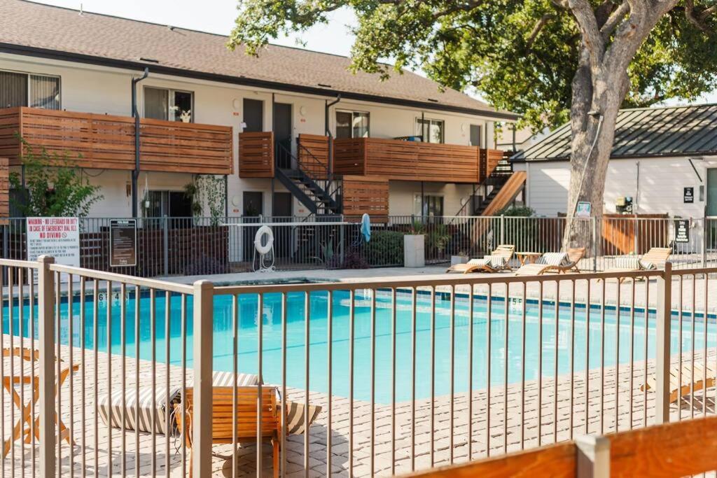 Apartment 5 Min To Downtown 2bed 2bath 5 Star Location