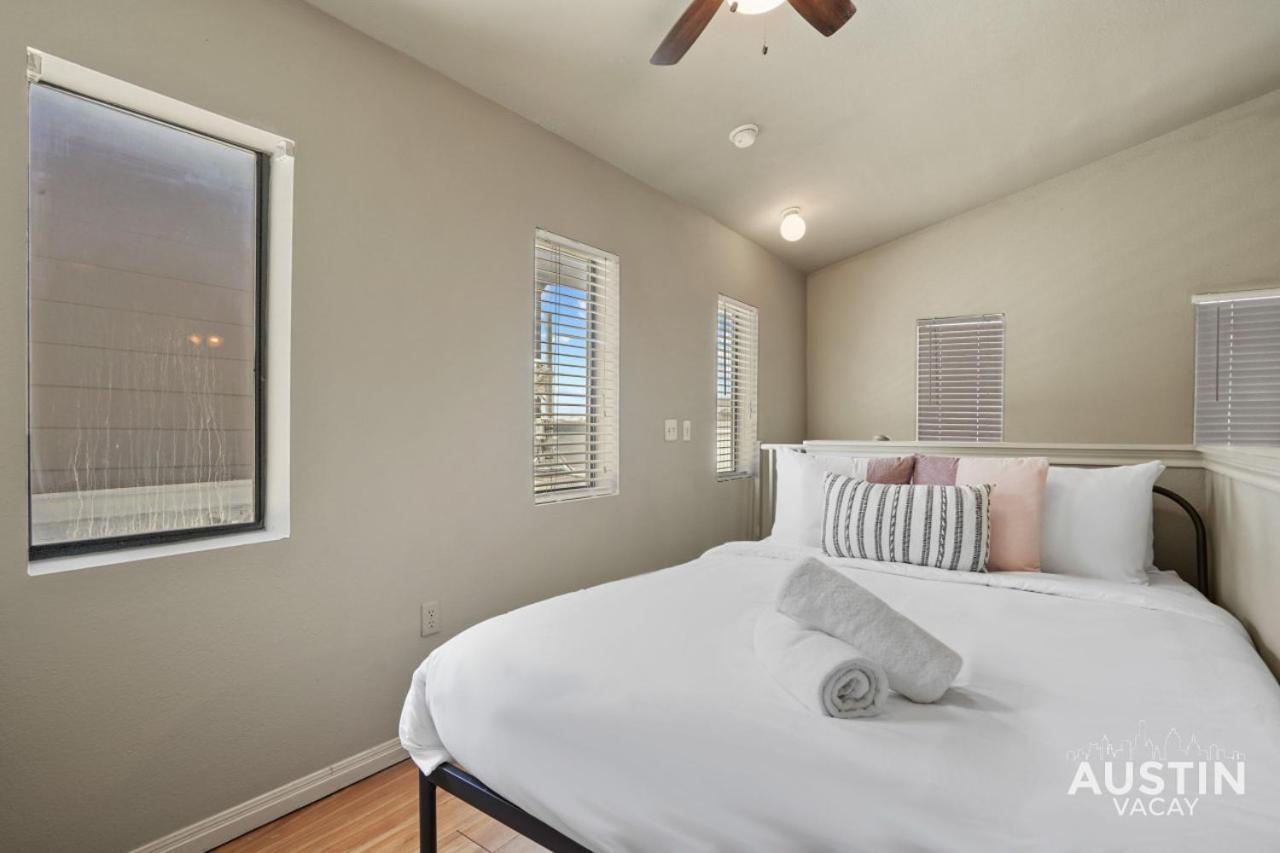 Dual Apts In Downtown Perfect For Groups Austin