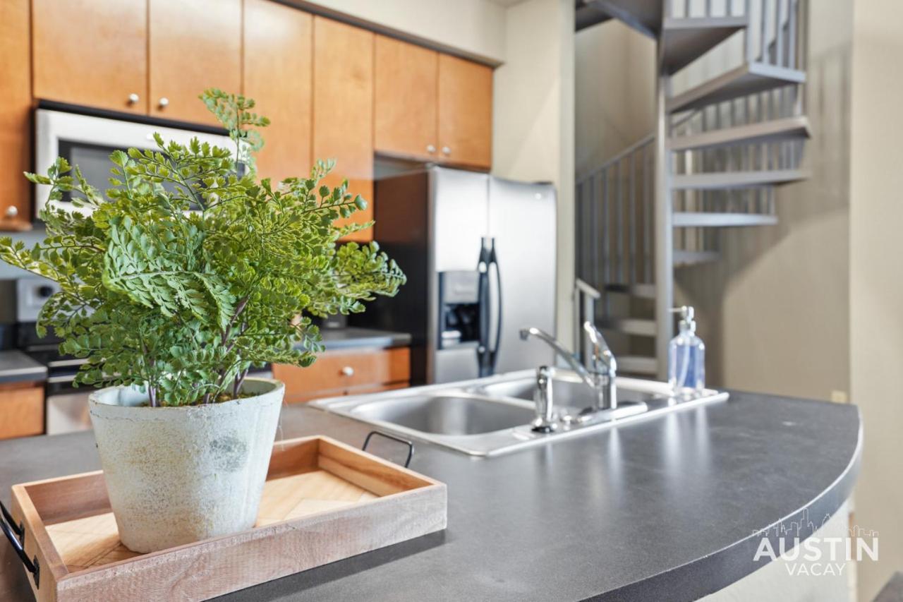 Dual Apts In Downtown Perfect For Groups