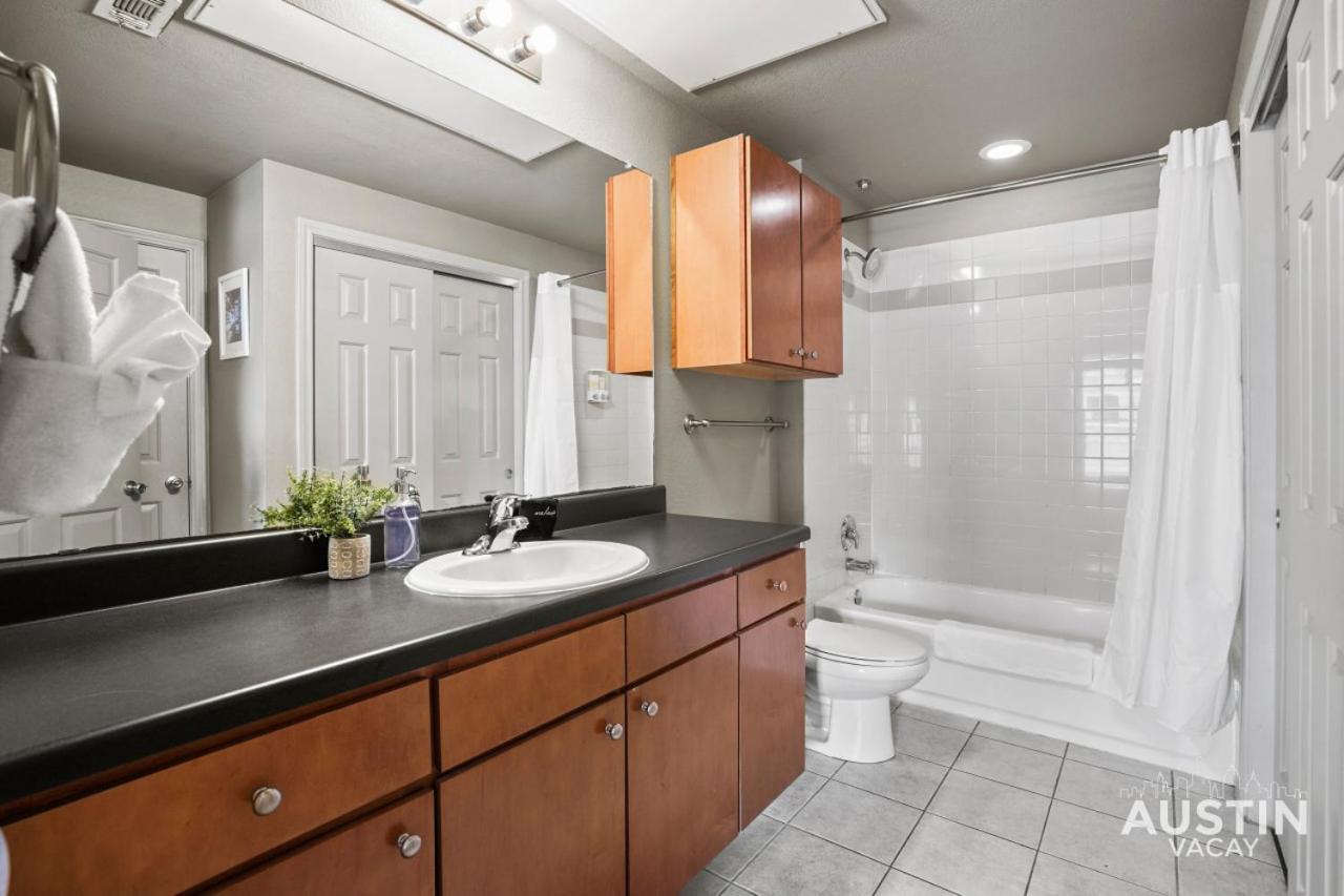 Apartment Spacious Downtown Retreat For Large Groups Austin