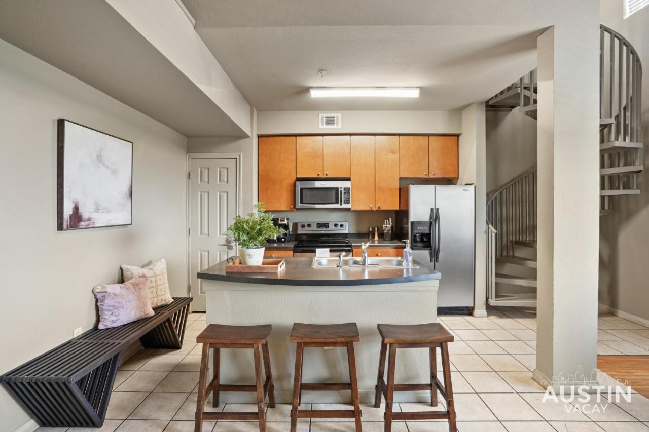 Dual Apts In Downtown Perfect For Groups Apartment