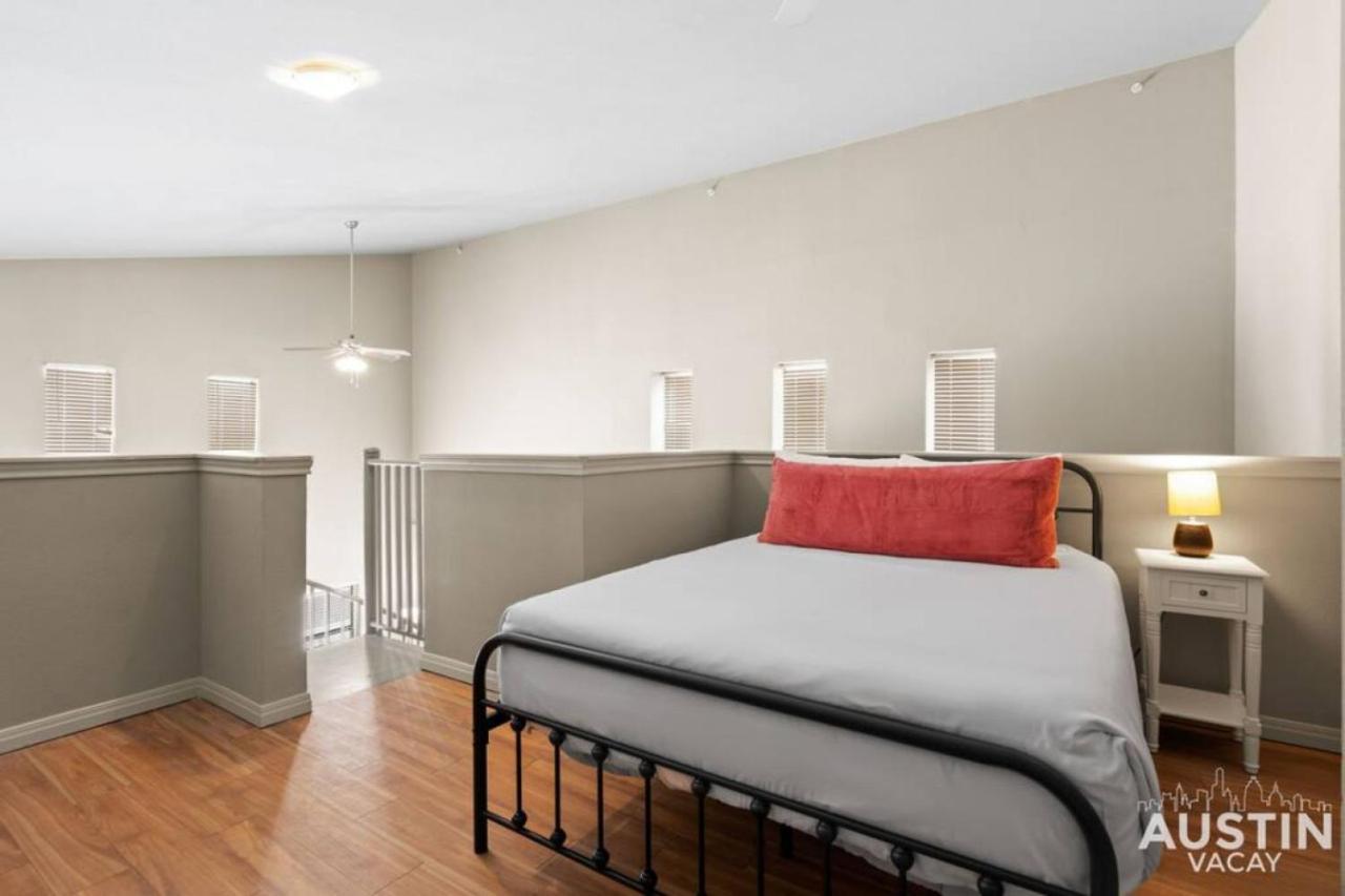 Spacious Downtown Retreat For Large Groups *