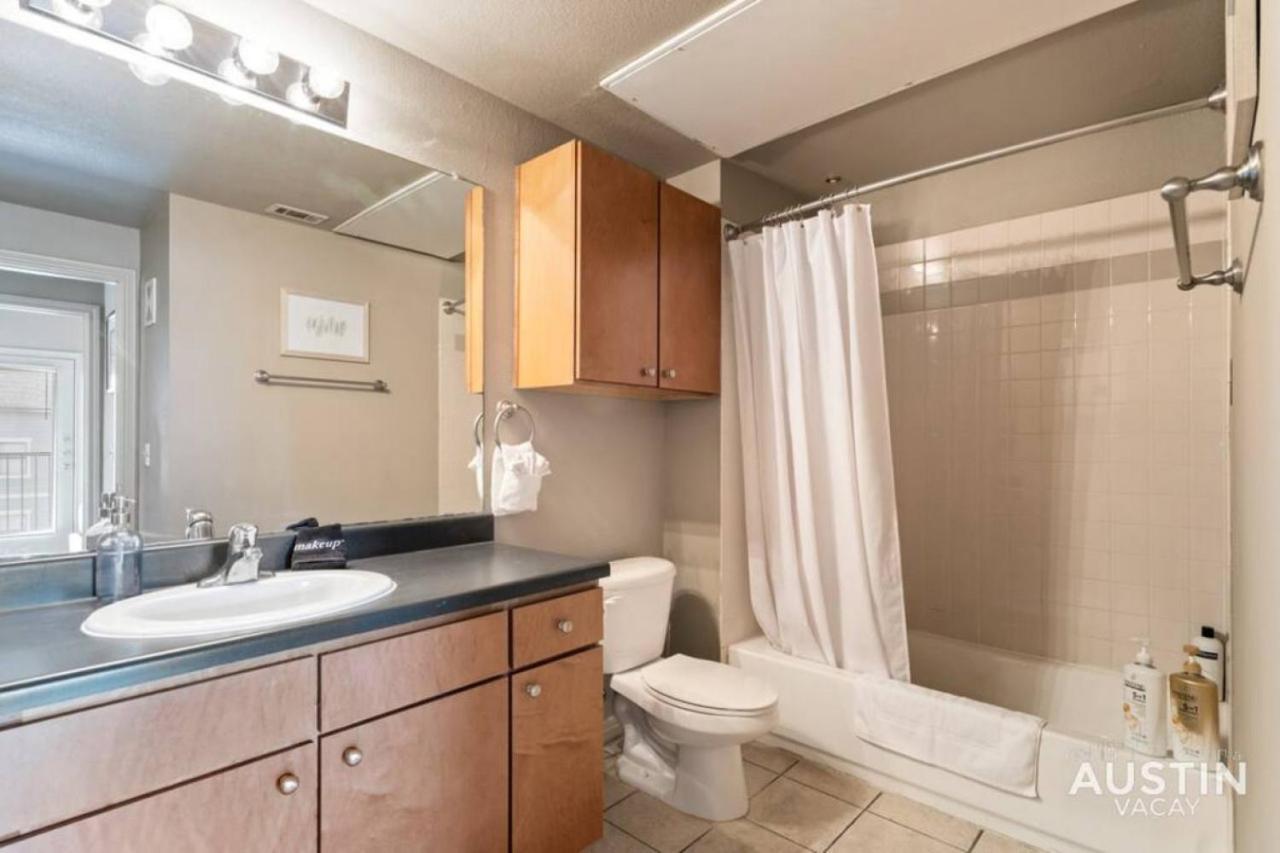 Dual Apts In Downtown Perfect For Groups