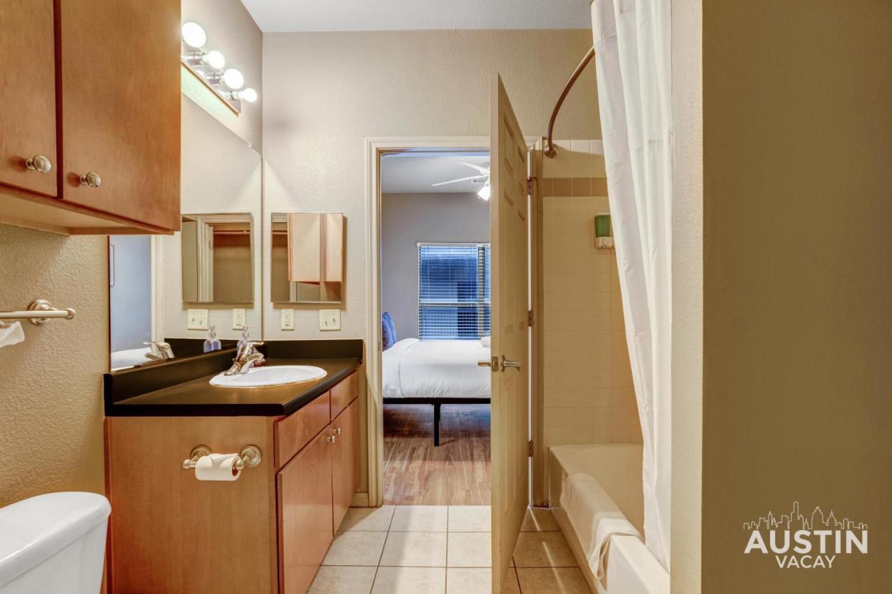 Prime Location Modern Comfort Sleeps Up To 16