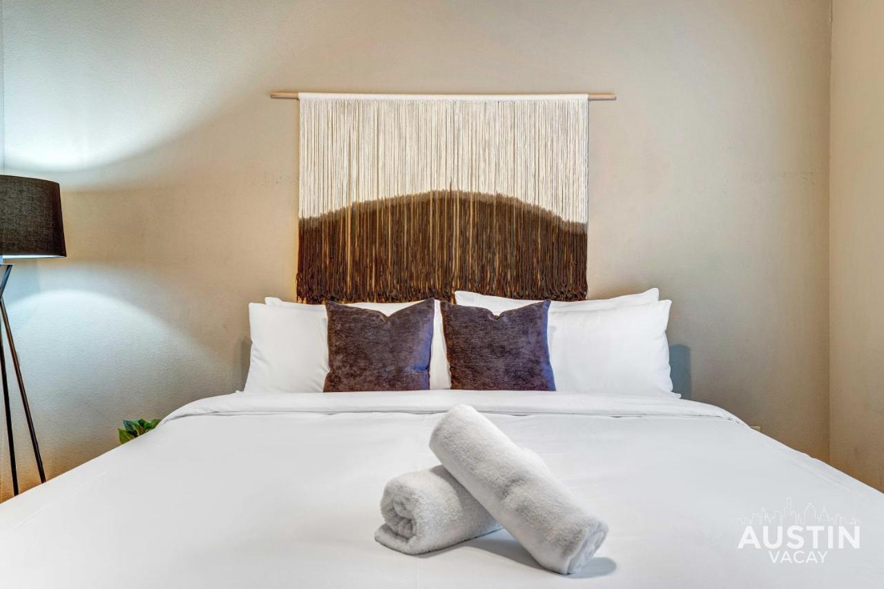 Prime Location Modern Comfort Sleeps Up To 16