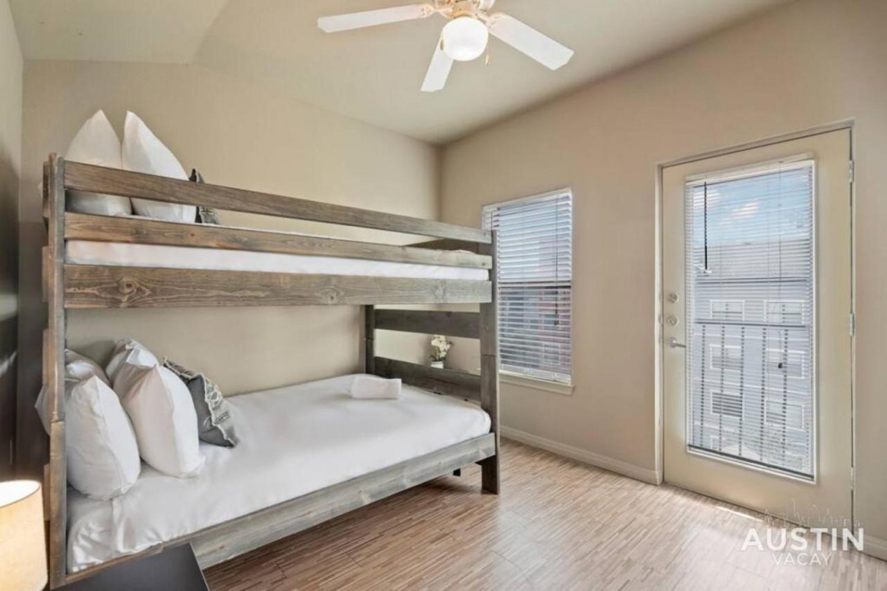 Dual Apts In Downtown Perfect For Groups * Austin