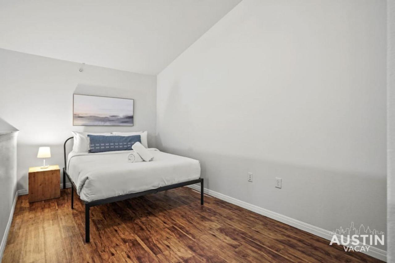 Prime Location Modern Comfort Sleeps Up To 16 * Austin