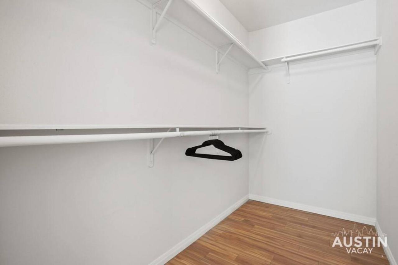 Prime Location Modern Comfort Sleeps Up To 16 Austin