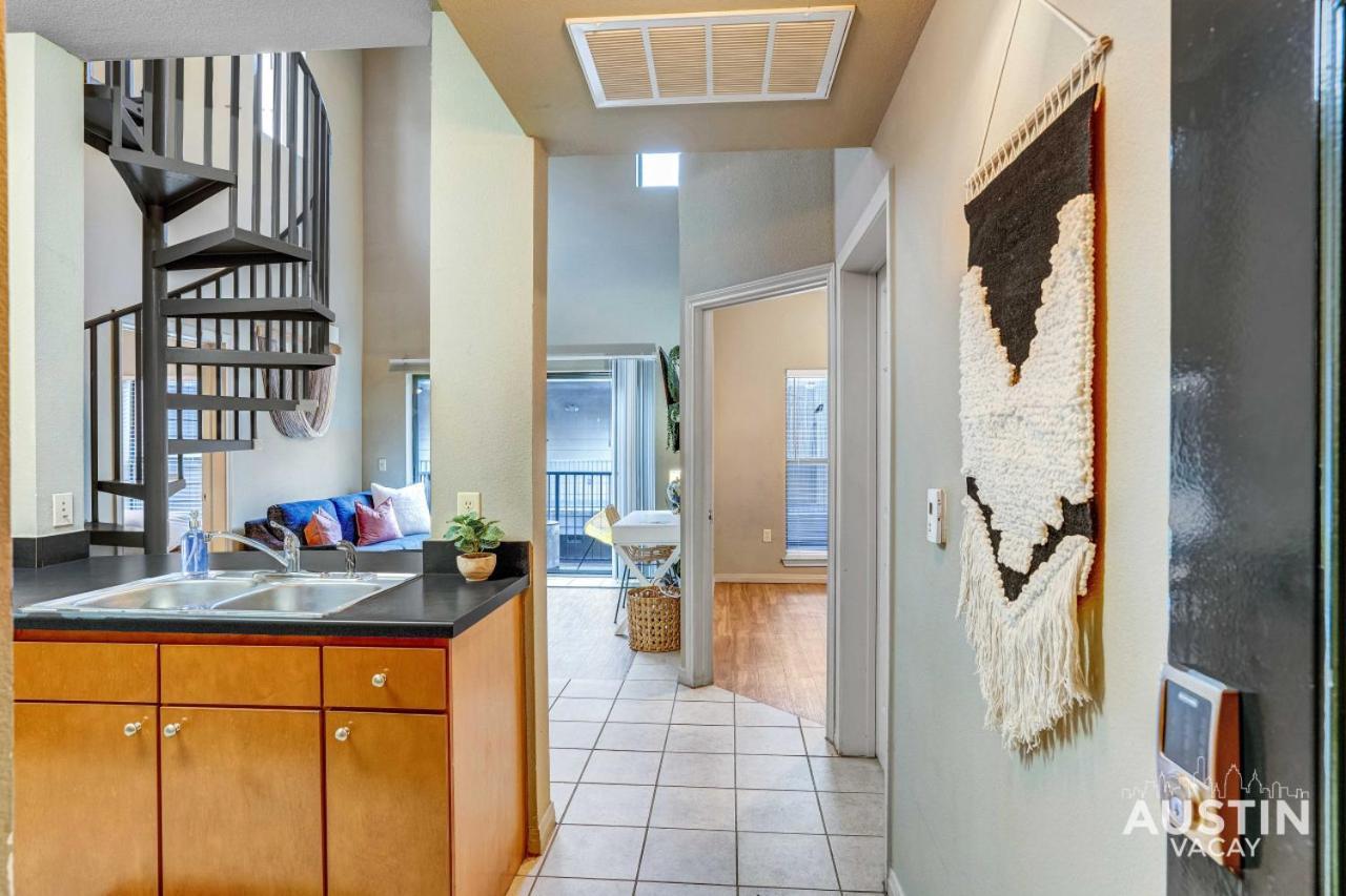 Prime Location Modern Comfort Sleeps Up To 16 Apartment *