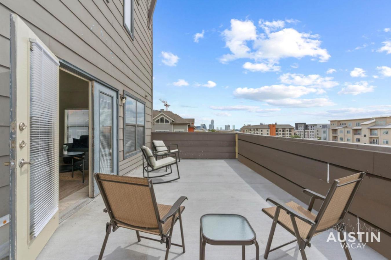 Dual Apts In Downtown Perfect For Groups Apartment
