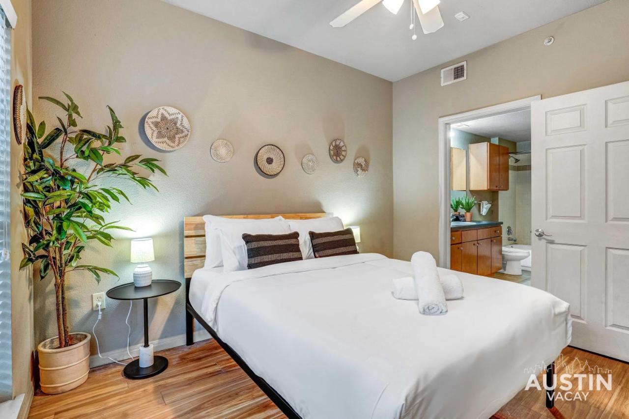 Prime Location Modern Comfort Sleeps Up To 16 *