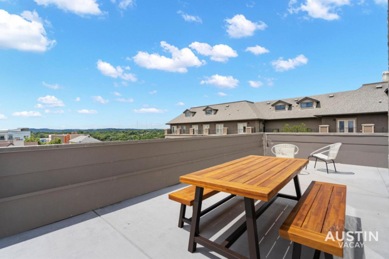 Spacious Downtown Retreat For Large Groups Austin