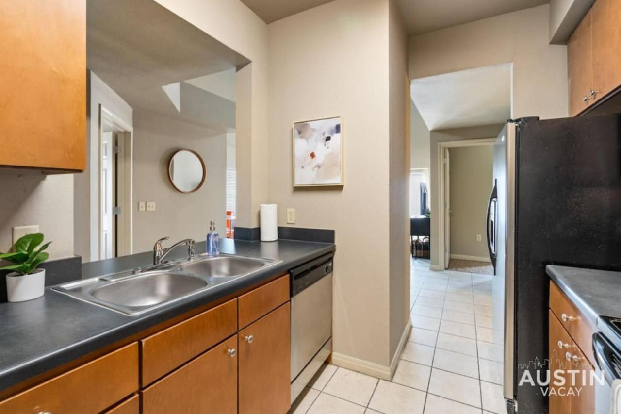 Dual Apts In Downtown Perfect For Groups * Austin