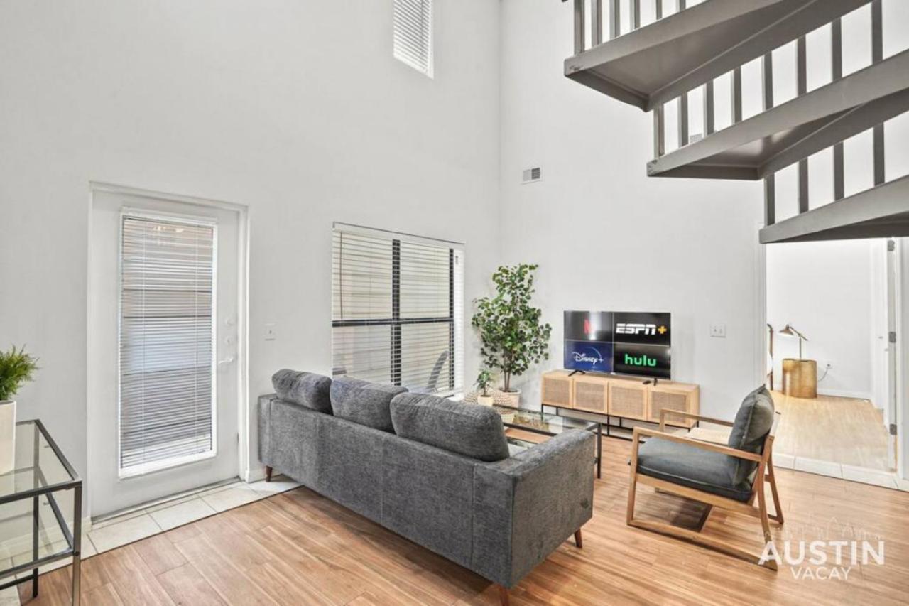Prime Location Modern Comfort Sleeps Up To 16 Apartment