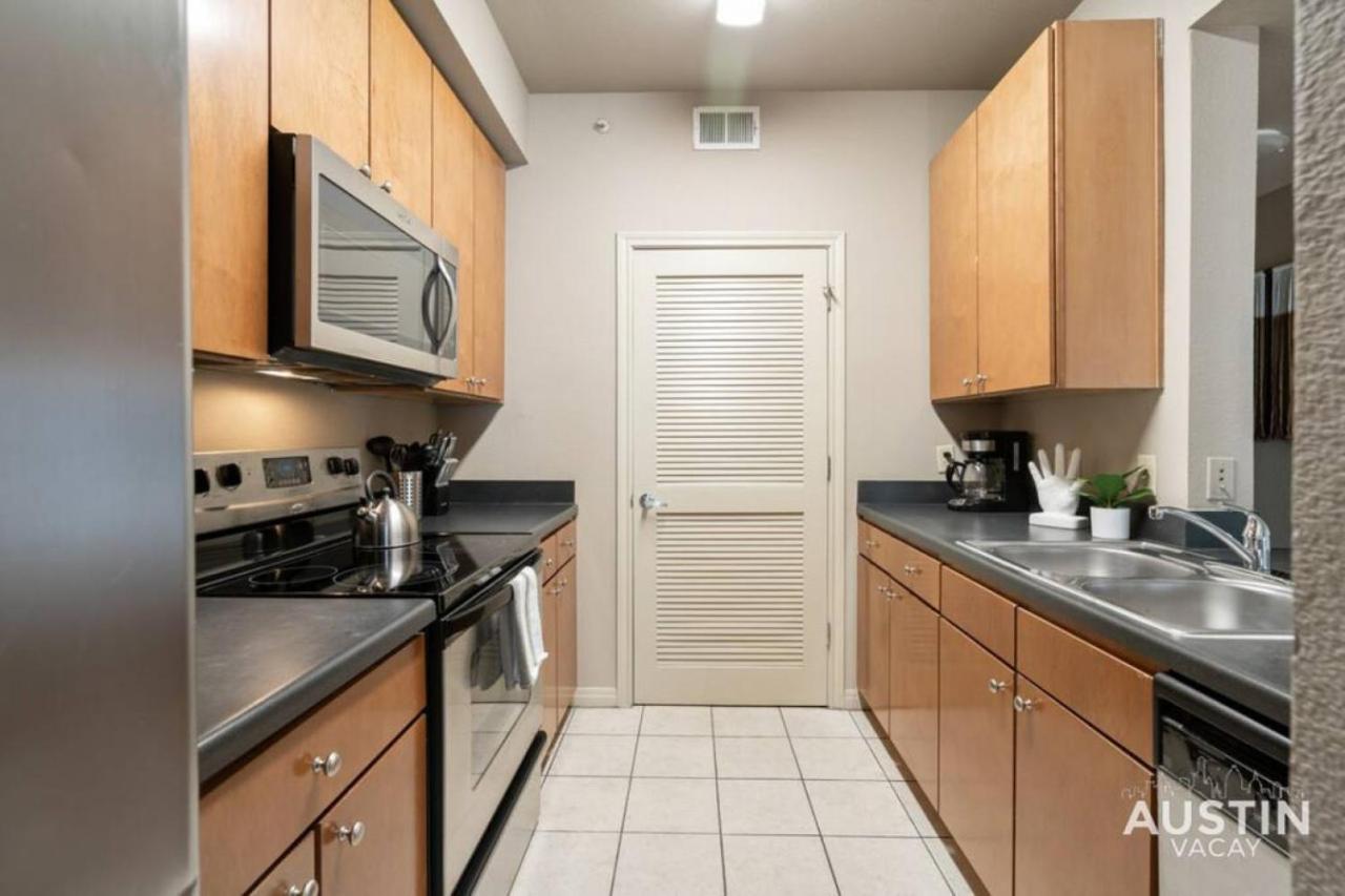 Dual Apts In Downtown Perfect For Groups *