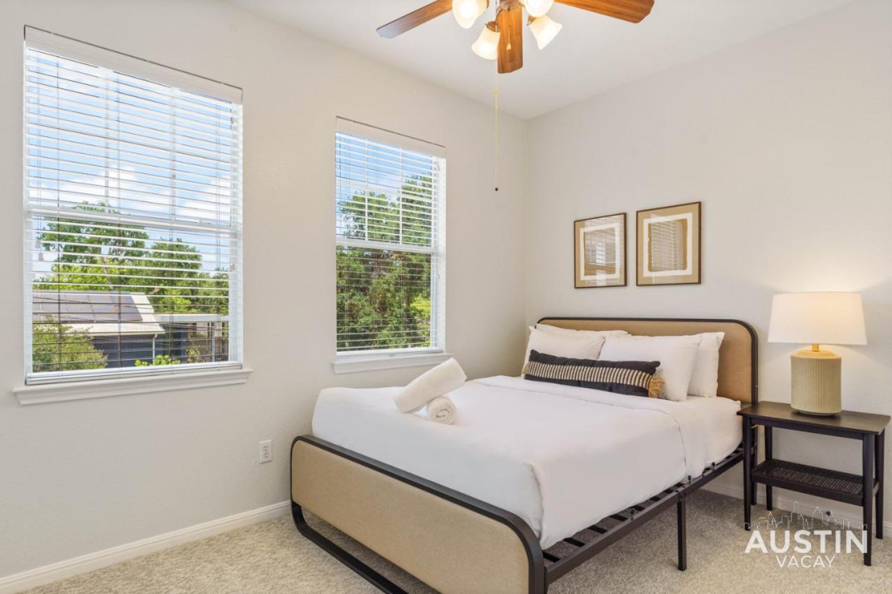 Perfect Location W Free Prkg And Cozy Beds Holiday home Austin