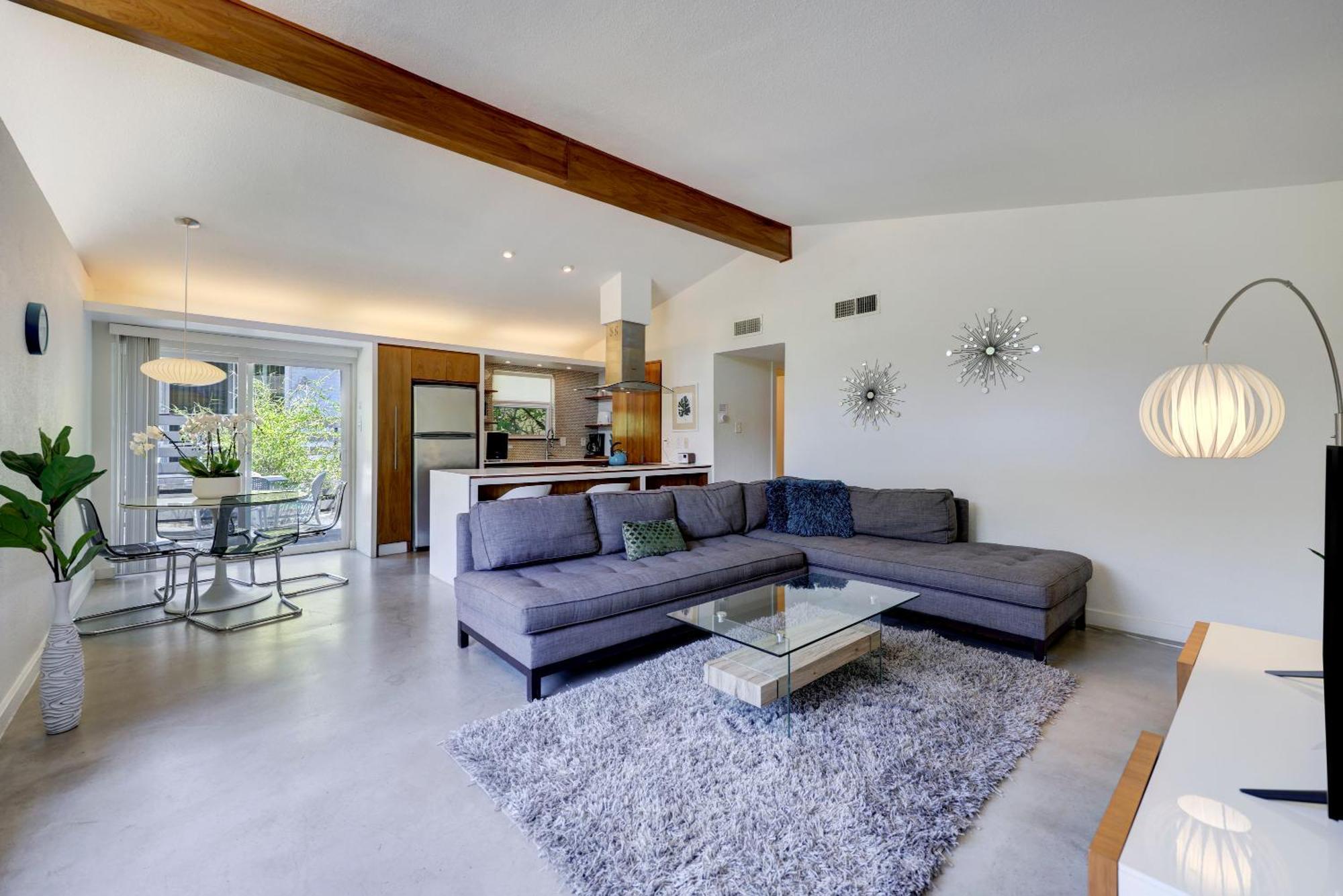 Cheery Modern Retreat Near Soco & Downtown By Lodgewell Austin