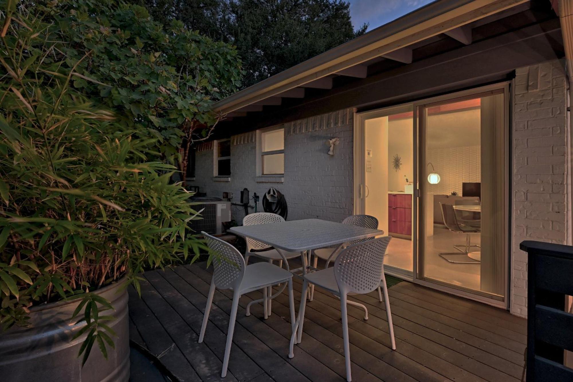 Cheery Modern Retreat Near Soco & Downtown By Lodgewell Holiday home *
