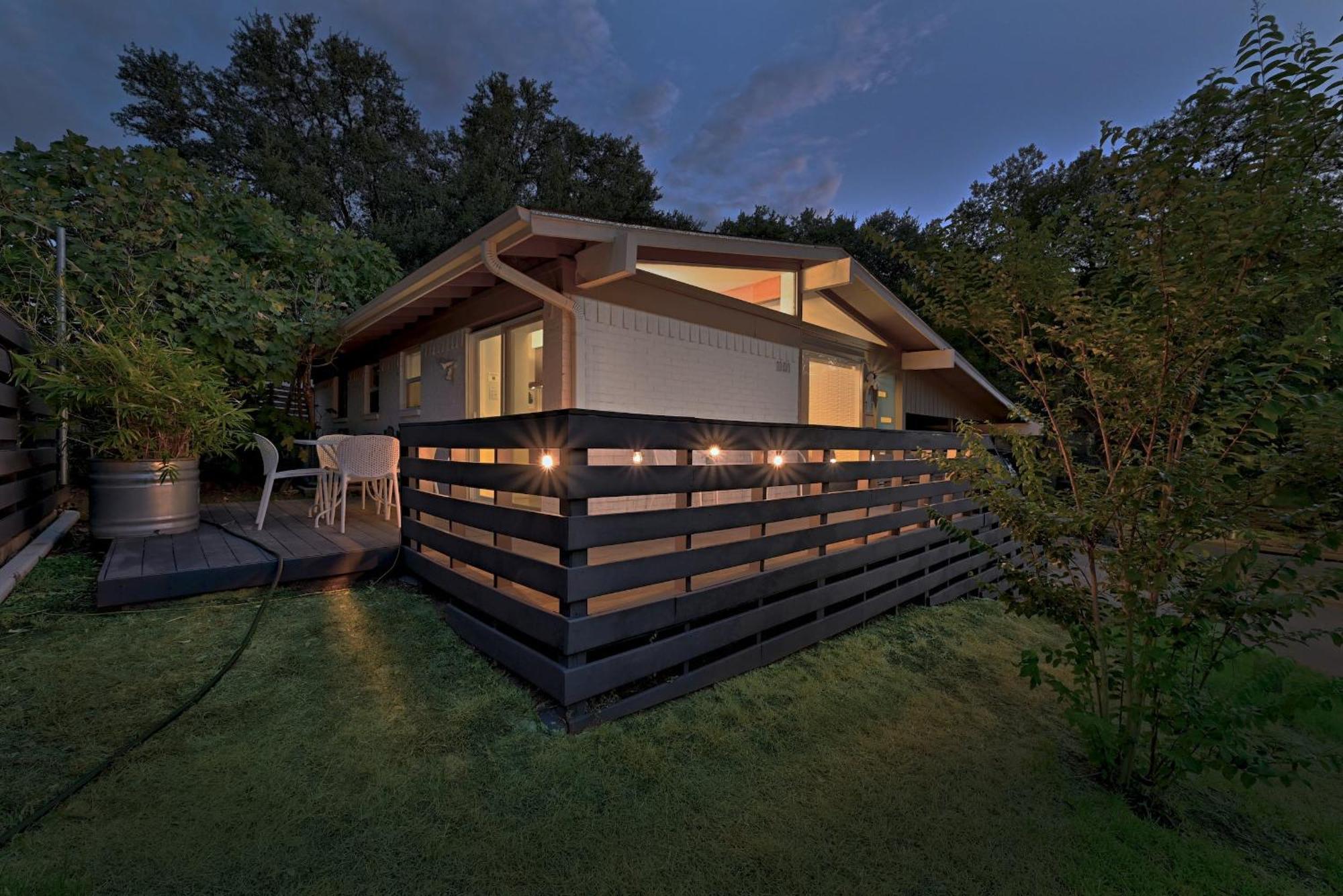Holiday home Cheery Modern Retreat Near Soco & Downtown By Lodgewell *
