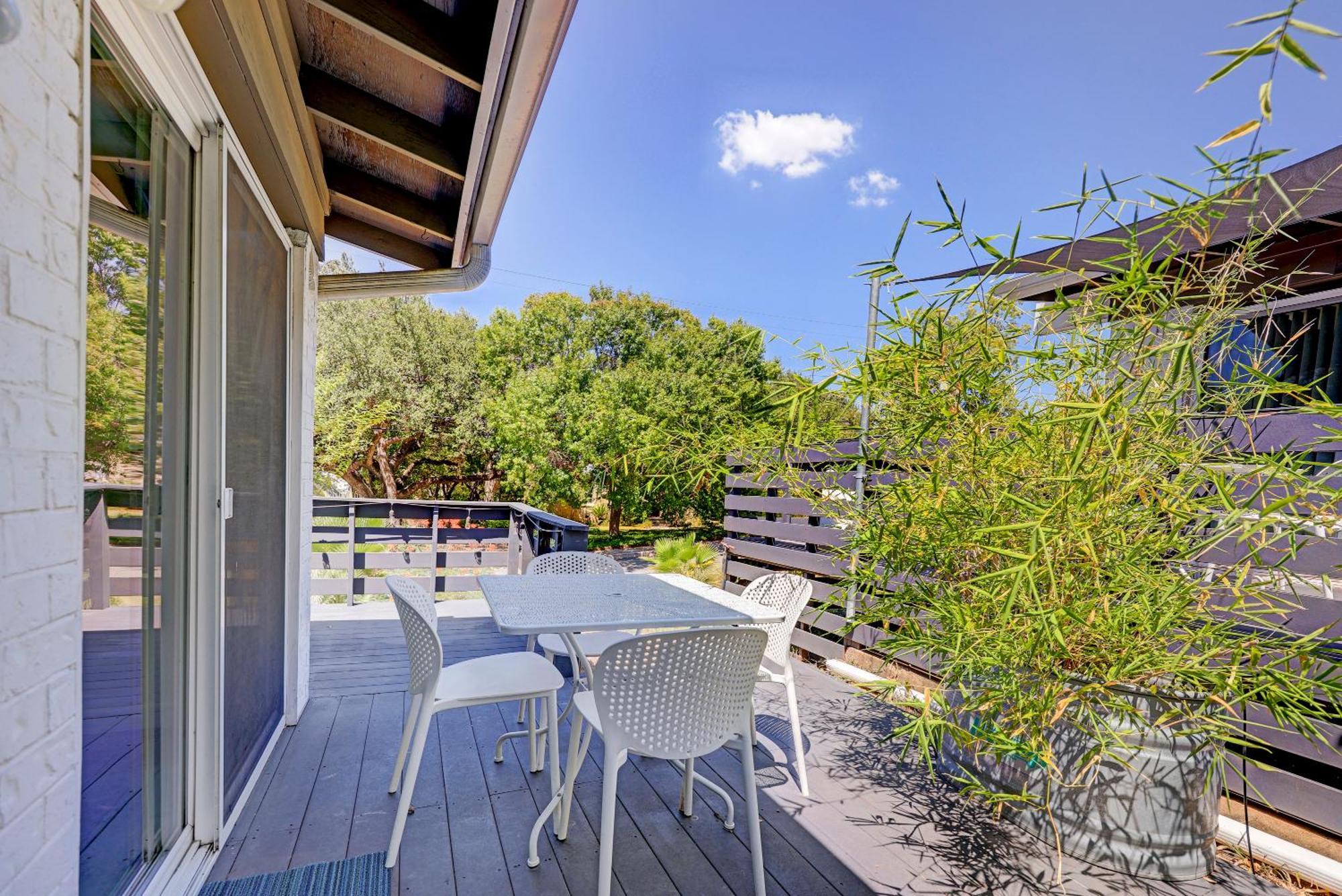 Cheery Modern Retreat Near Soco & Downtown By Lodgewell Holiday home *