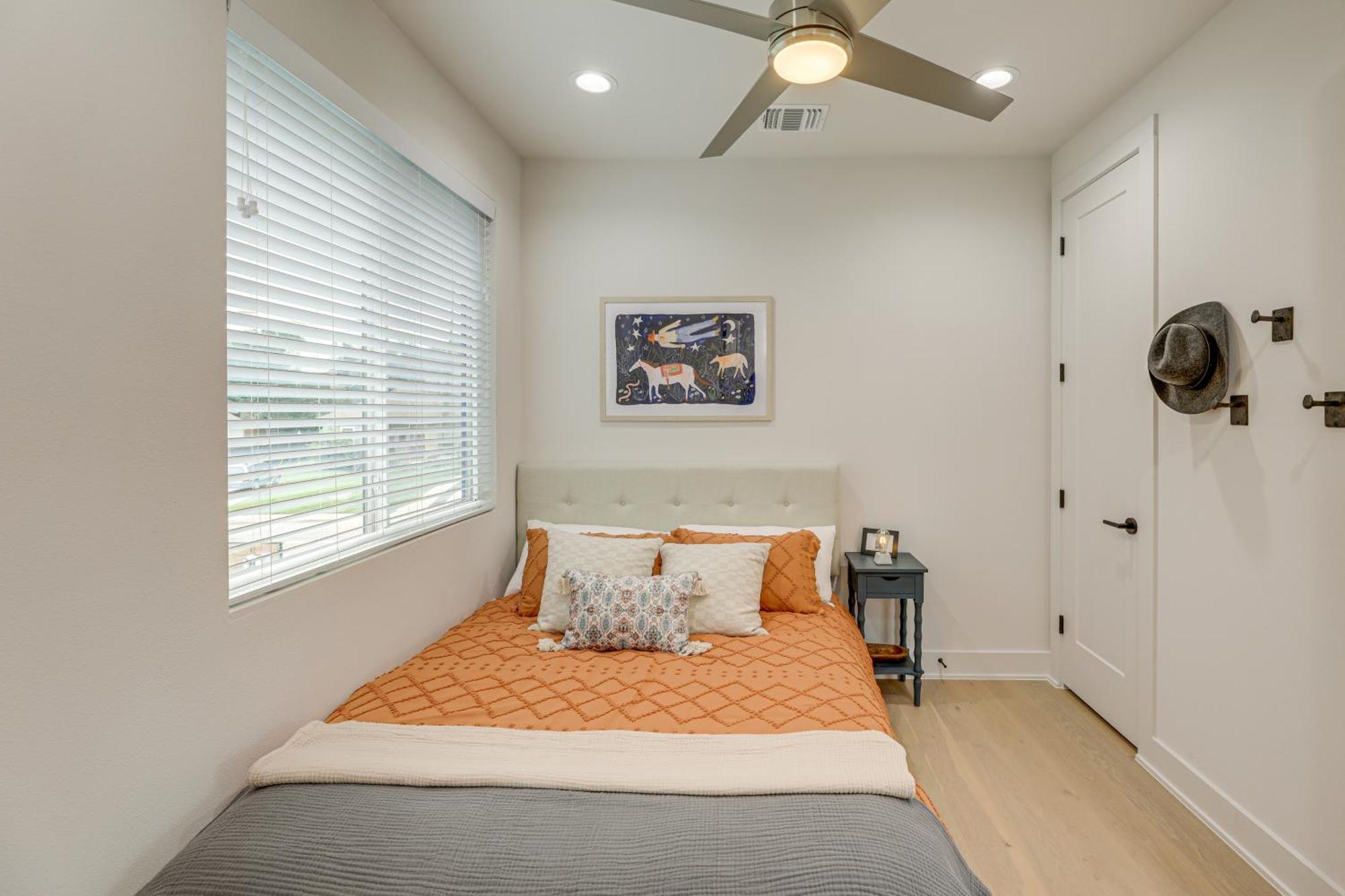 Modern Retreat With Heated Cowboy Pool! Austin