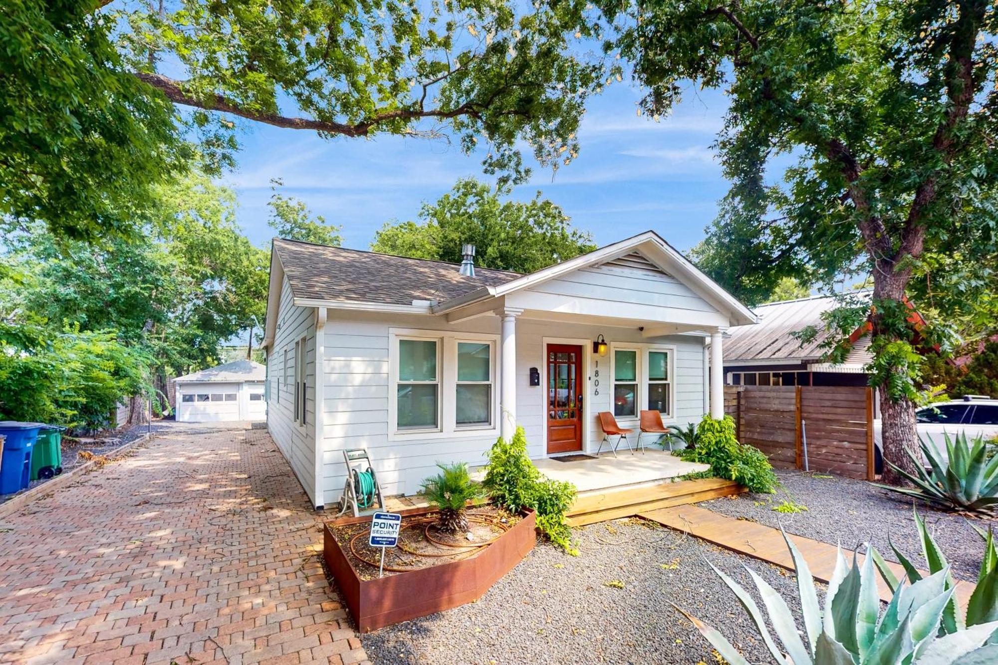 Lavish Escape Holiday home Austin