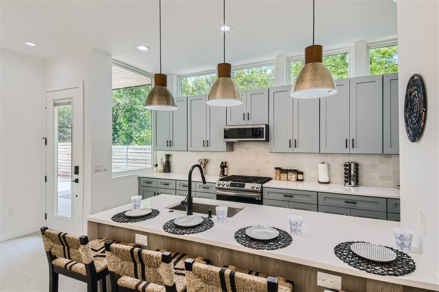 Holiday home 7 Bdrm Compound Near Dt Perfect For Sxsw New Pool March 2025 Austin