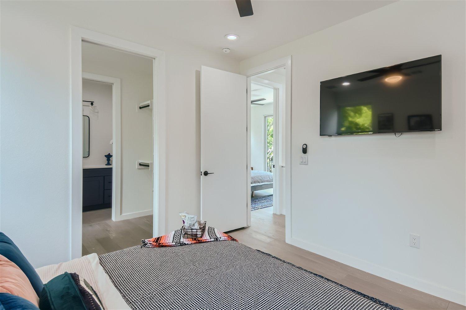 7 Bdrm Compound Near Dt Perfect For Sxsw New Pool March 2025 Holiday home