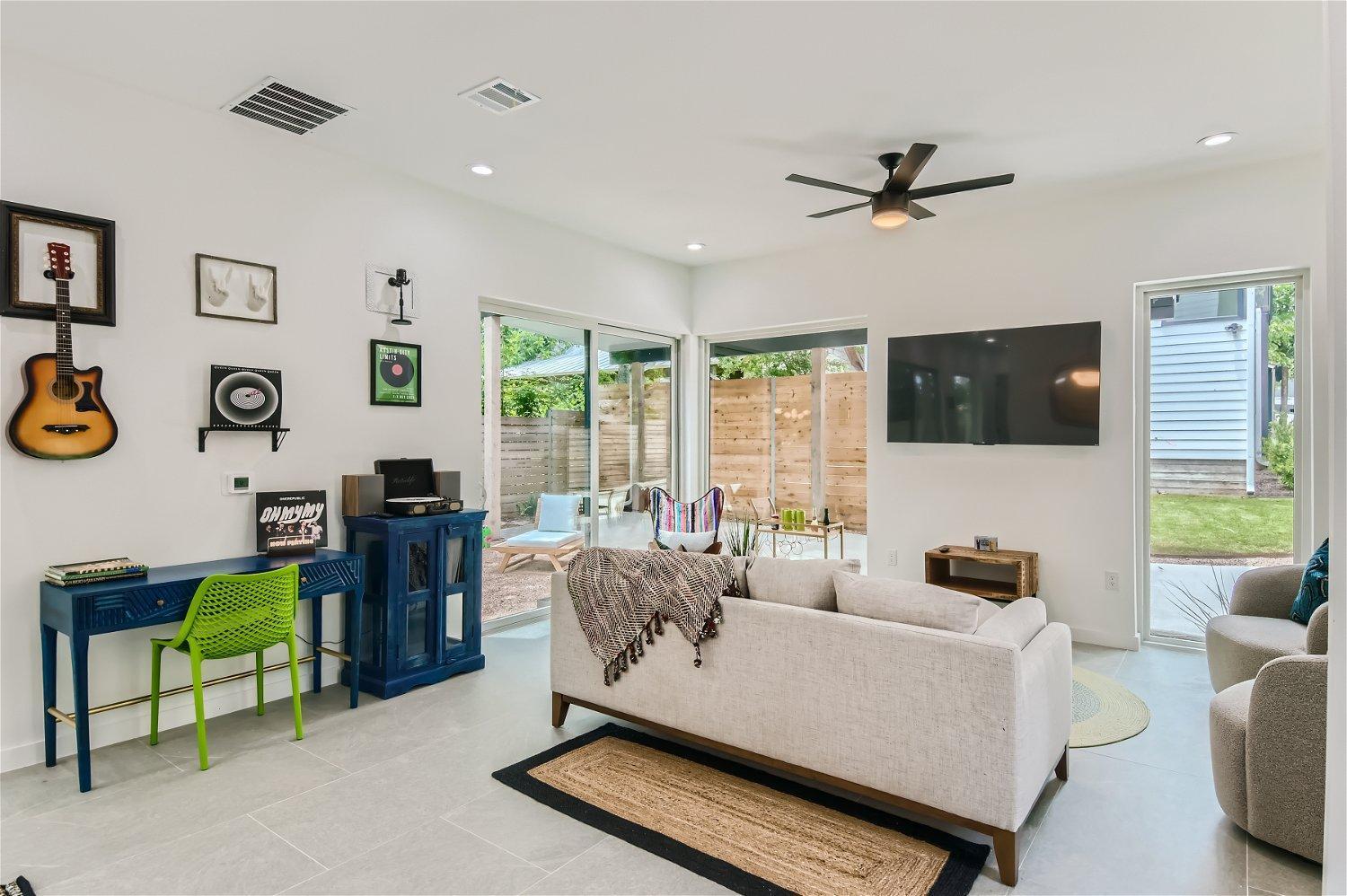 7 Bdrm Compound Near Dt Perfect For Sxsw New Pool March 2025 Holiday home *