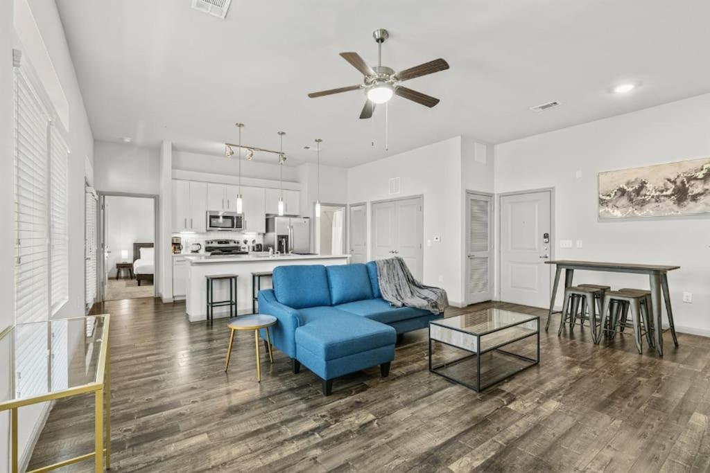 Apartment Luxury 2br 2b With Pool & Free Parking *