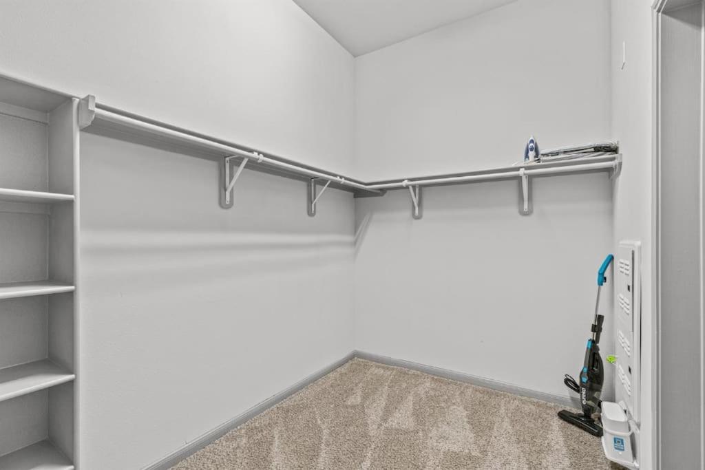 Luxury 2br 2b With Pool & Free Parking Apartment Austin