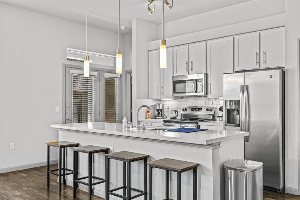 Luxury 2br 2b With Pool & Free Parking