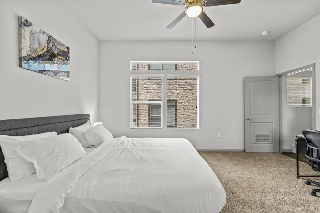 Luxury 2br 2b With Pool & Free Parking Austin