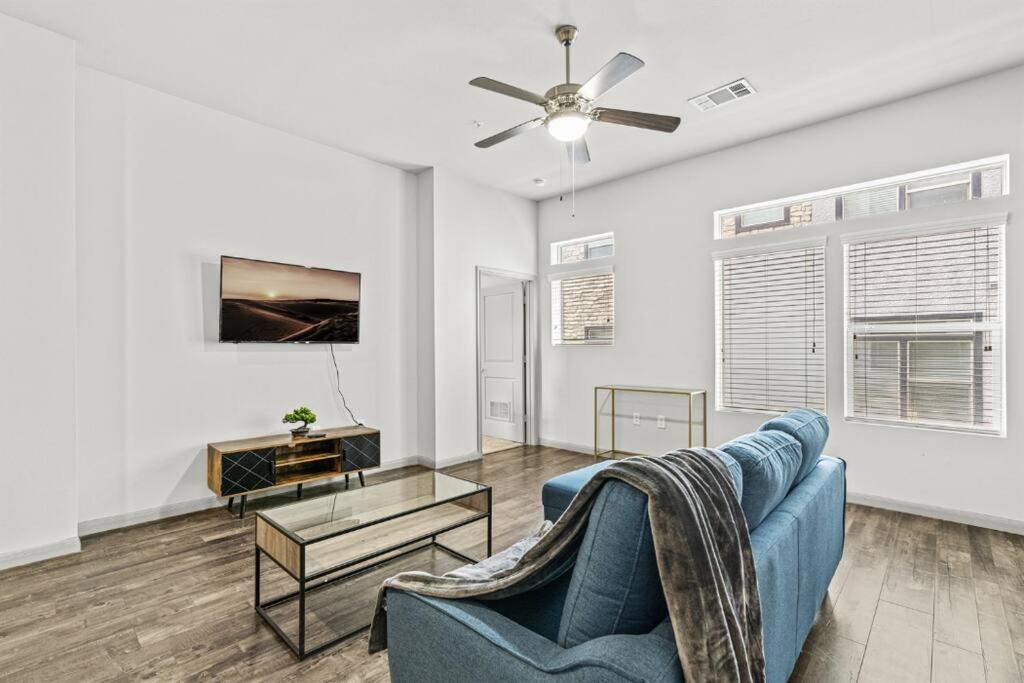 Apartment Luxury 2br 2b With Pool & Free Parking