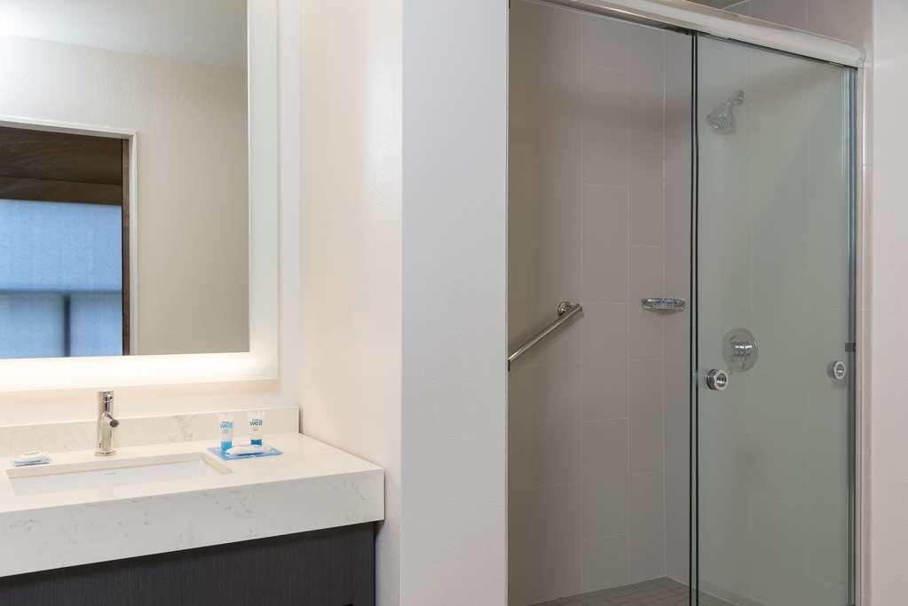 Hyatt House Austin/downtown 4*