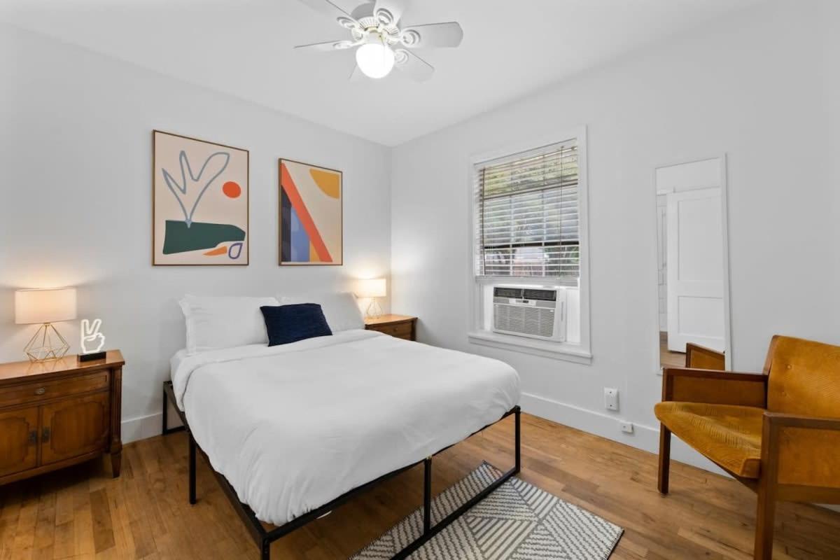 Quaint 3 Bedroom House With Huge Yard Austin