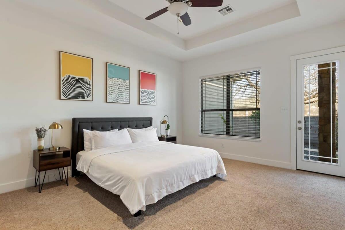 Bright Modern 3 Bedroom House In Hip East Austin