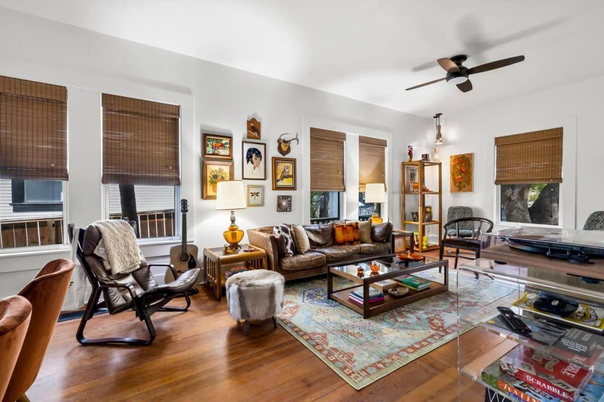 Retro S Congress Ave Holiday home Austin