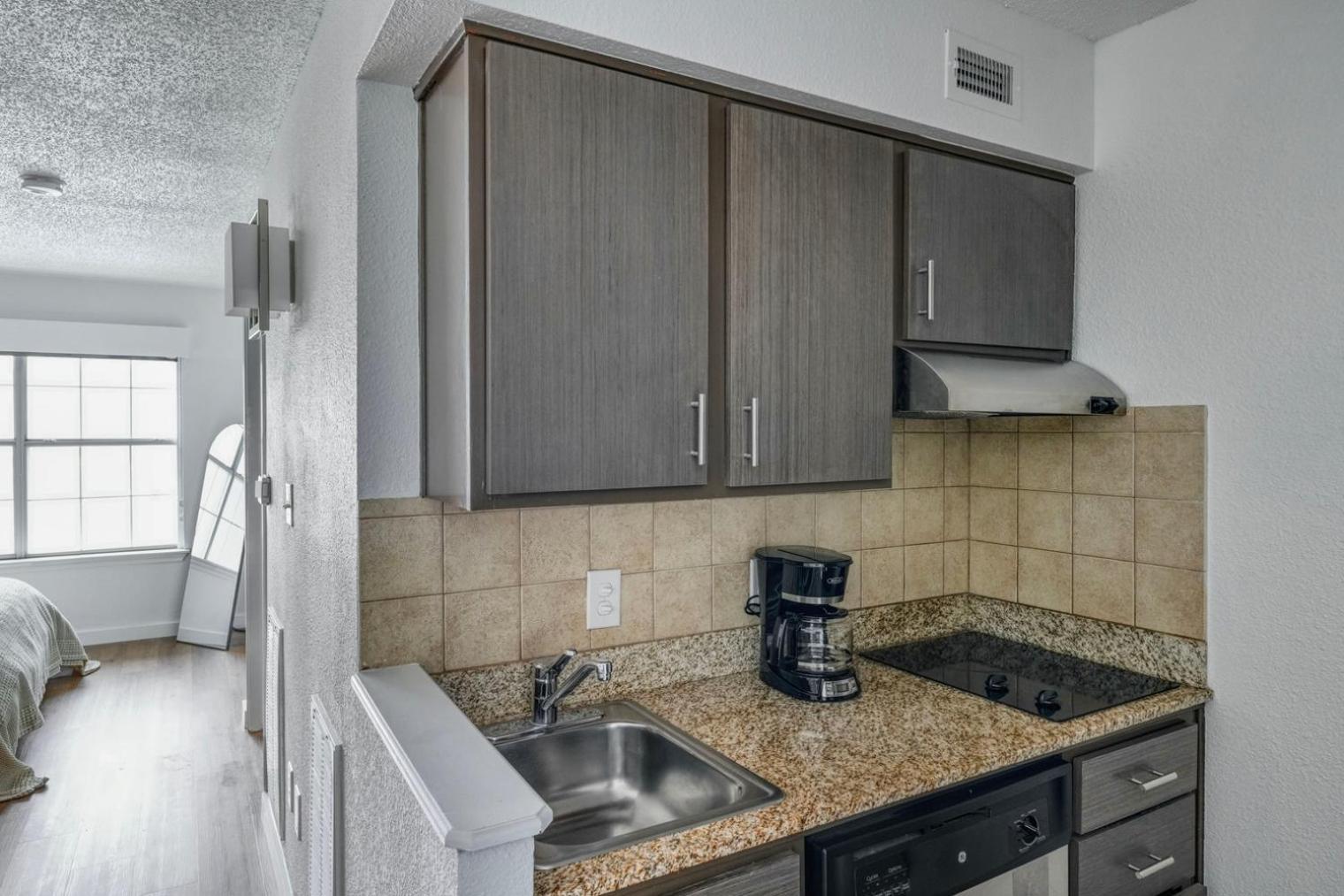 Blueground Gateway Pool Gym Near Movies Atx-245 Apartment *