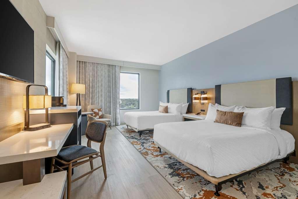 Cambria Downtown Hotel *