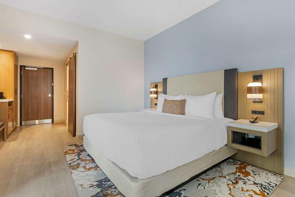 Cambria Downtown Hotel