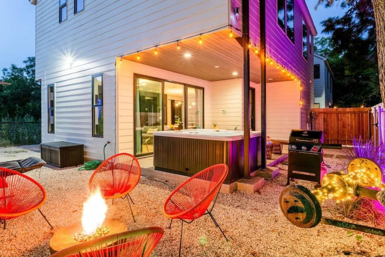 Two-house Private 10br Compound - Dt 6 Min Drive *