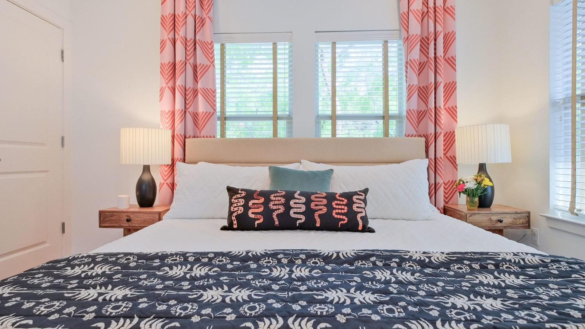 Hacienda Soco - Fire Pit & 3 Min Walk To Soco Holiday home Austin